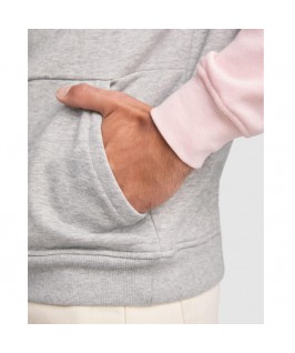 Detalle bolsillo canguro Detalle bolsillo canguro