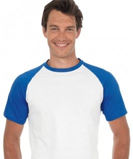 Camiseta blanco con azul eléctrico